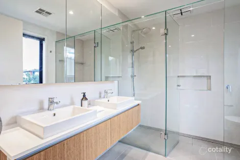 Property photo of 1 Goulburn Place Doncaster VIC 3108