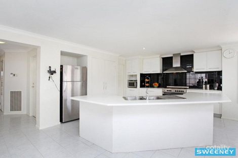 Property photo of 2 Tarago Terrace Taylors Hill VIC 3037
