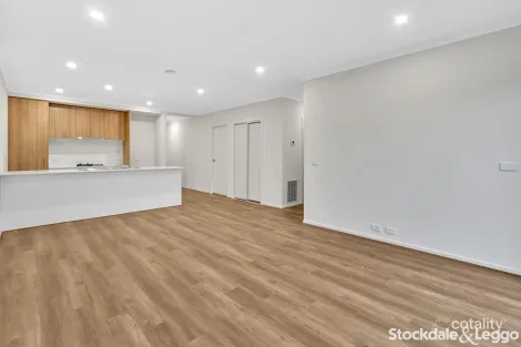 Property photo of 7 Turning Loop Fraser Rise VIC 3336