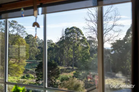Property photo of 14 Wattle Place Emu Heights TAS 7320