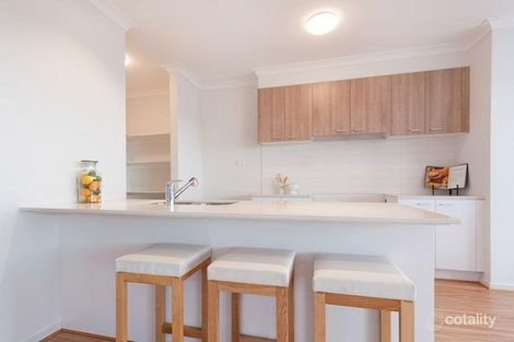 Property photo of 42 Scoria Circuit Craigieburn VIC 3064