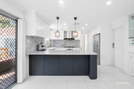 Property photo of 2/28 Clarendon Road Peakhurst NSW 2210