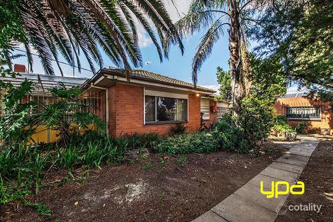 Property photo of 2 Stradbroke Drive St Albans VIC 3021