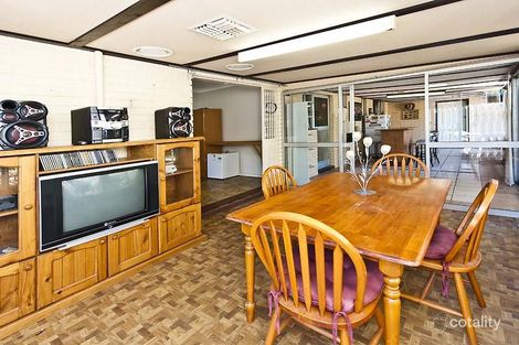 Property photo of 8 Glenhurst Court Camillo WA 6111