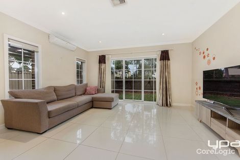 Property photo of 10/7 Toolondo Close Caroline Springs VIC 3023