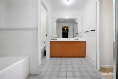 Property photo of 19 Ferraro Crescent West Hoxton NSW 2171