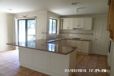 Property photo of 16 Johnston Crescent Blayney NSW 2799