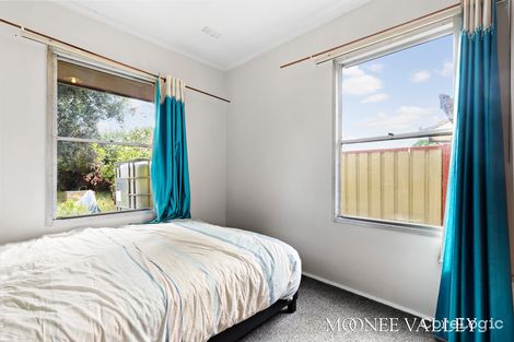 Property photo of 50 Emu Parade Jacana VIC 3047