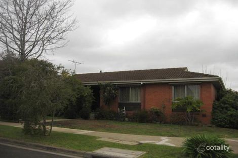 17 Lyndhurst Rd, Gladstone Park, VIC 3043