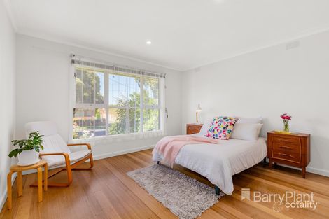 Property photo of 6 Bunker Avenue Kingsbury VIC 3083