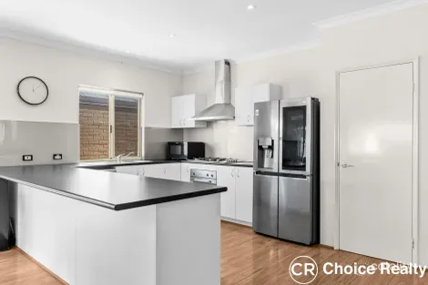 Property photo of 3 Mala Way Success WA 6164