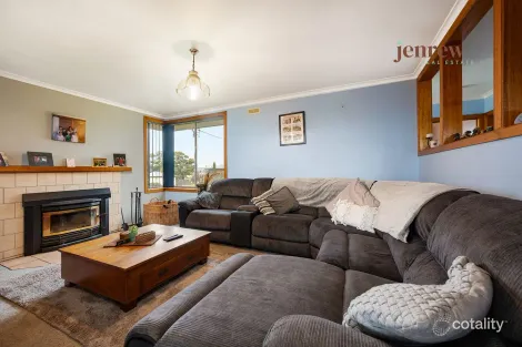 Property photo of 25 Flinders Drive Somerset TAS 7322