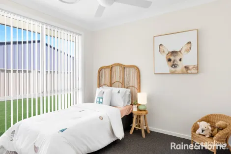 Property photo of 17 Meyer Place Bomaderry NSW 2541