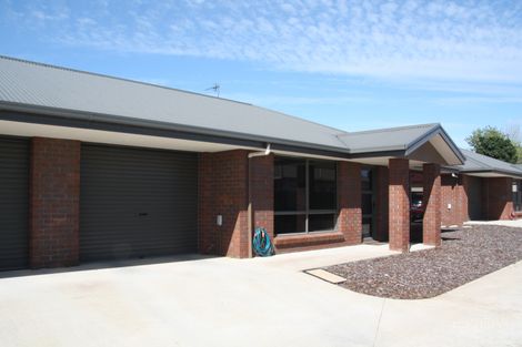 2/16 Birkdale Ct, Devonport, TAS 7310