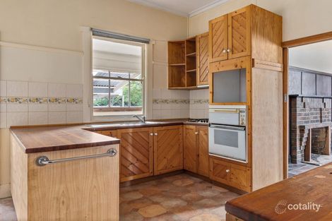 18 Albert St, Sebastopol, VIC 3356