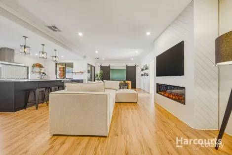 1 Nettup St, Hammond Park, WA 6164