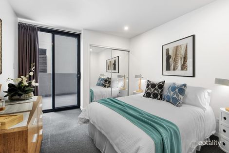 Property photo of 2/35 Clarence Road Indooroopilly QLD 4068