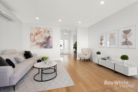 Property photo of 1/46 Eleebana Avenue Hughesdale VIC 3166