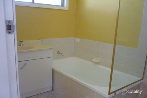 Property photo of 8 Cranbrook Crescent Killarney Vale NSW 2261