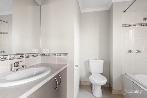 Property photo of 2/209 Highbury Road Burwood VIC 3125