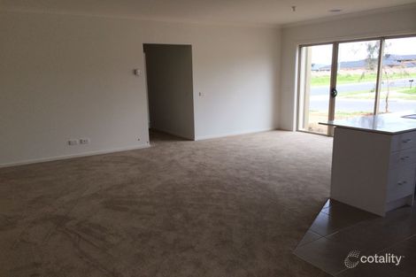 Property photo of 7 Havana Parade Pakenham VIC 3810