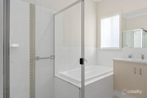 Property photo of 11 Kingfisher Crescent Encounter Bay SA 5211