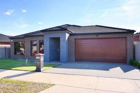 15 Chifley Cct, Burnside Heights, VIC 3023