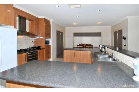 Property photo of 5 Darlington Court Roxburgh Park VIC 3064