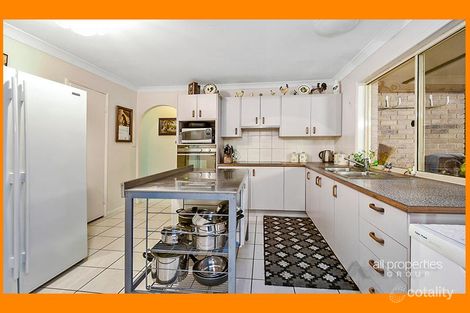 Property photo of 37 Colisa Crescent Regents Park QLD 4118