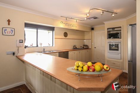 Property photo of 16 Keanefield Drive Carramar WA 6031