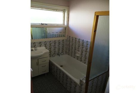 Property photo of 2/23 Storey Road Reservoir VIC 3073