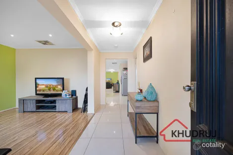 Property photo of 22 Thomas Carr Drive Tarneit VIC 3029