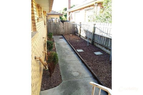 Property photo of 2/23 Storey Road Reservoir VIC 3073