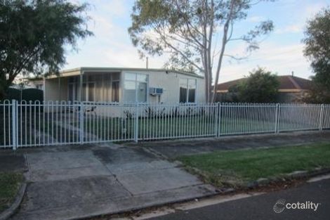 25 Robinsons Rd, Seaford, VIC 3198