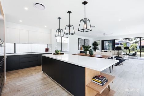 Property photo of 2/33 Park Avenue Broadbeach Waters QLD 4218