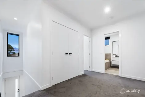 Property photo of 42 Riana Loop Eumemmerring VIC 3177