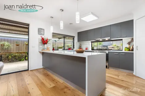 Property photo of 28 Blue Bonnet Way Wodonga VIC 3690