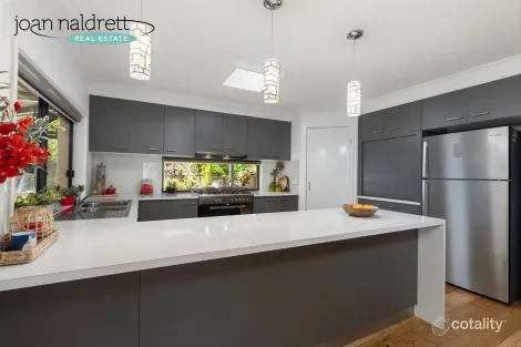 Property photo of 28 Blue Bonnet Way Wodonga VIC 3690