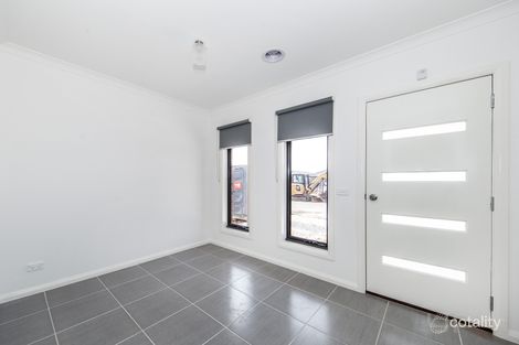 Property photo of 5 Bridport Circuit Tarneit VIC 3029