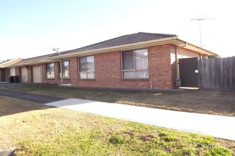 28 Magnus St, St Albans, VIC 3021