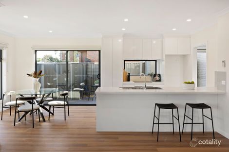 Property photo of 2 Robson Avenue Avondale Heights VIC 3034