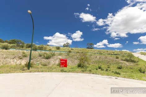 Property photo of 10 Kuraman Close Macquarie Hills NSW 2285