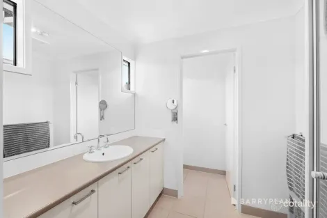 Property photo of 116 Hazel Glen Drive Doreen VIC 3754