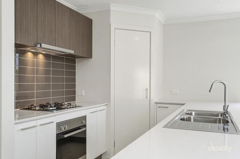 Property photo of 52 Chambers Crescent Cranbourne North VIC 3977