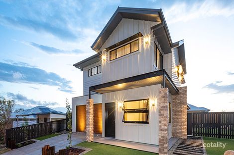 7 MAGENTA DR, WOLLERT, VIC 3750