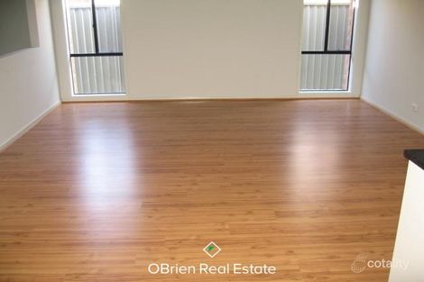 Property photo of 4 Bittern Link Pakenham VIC 3810