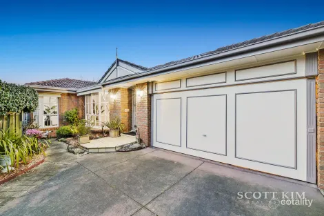 Property photo of 2/23 Headingley Road Mount Waverley VIC 3149