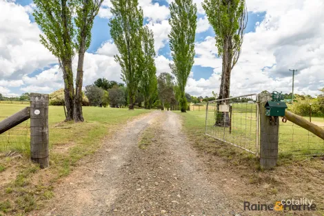Property photo of 3933 Thunderbolts Way Uralla NSW 2358