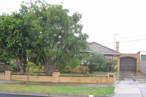 10 Mackinnon Gr, Glenroy, VIC 3046