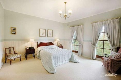 Property photo of 3 Oak Court Mount Waverley VIC 3149